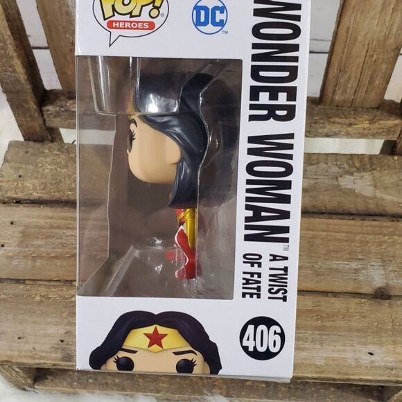 Funko Pop! Wonder Woman 80th Anniversary A Twist Of Fate Pop! - Picture 4 of 4